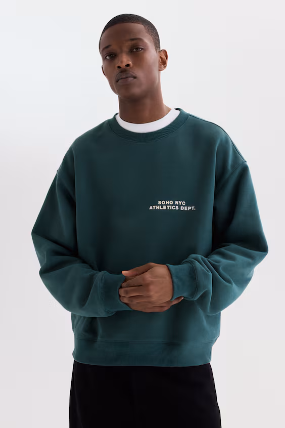 Свитшот свободного кроя