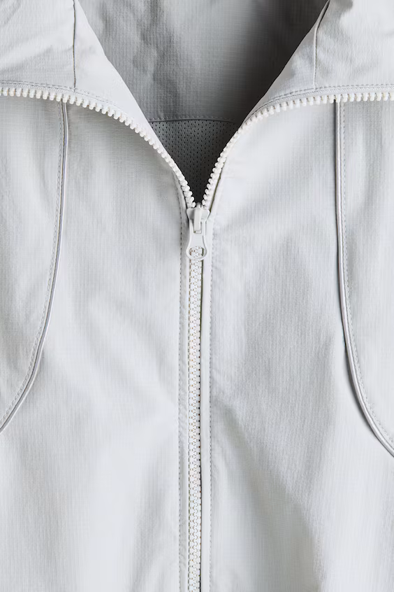 Спортивная куртка