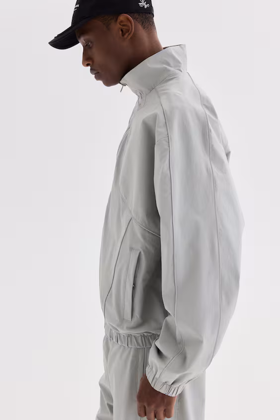 Спортивная куртка