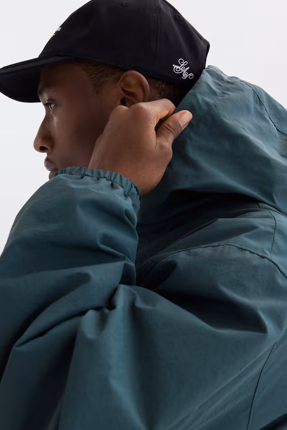 Ветровка из нейлона с водоотталкивающей пропиткой