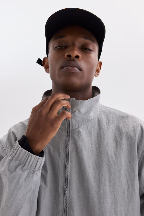 Ветровка из водоотталкивающего нейлона