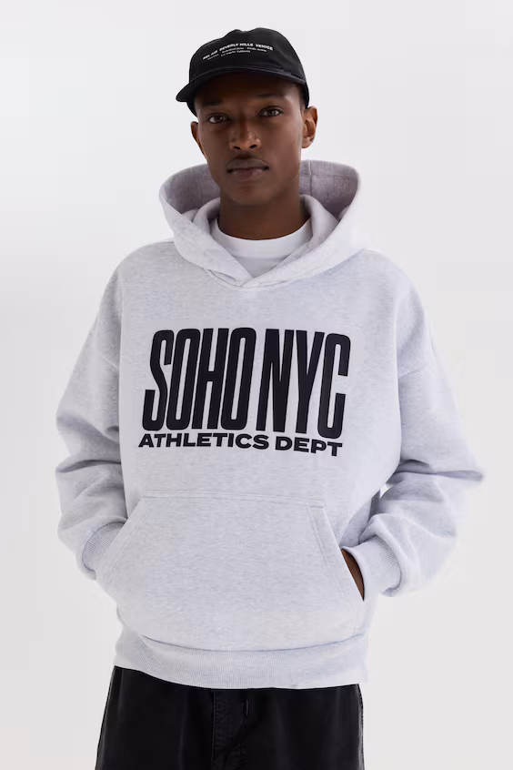 Худи с капюшоном свободного кроя