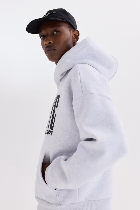 Худи с капюшоном свободного кроя