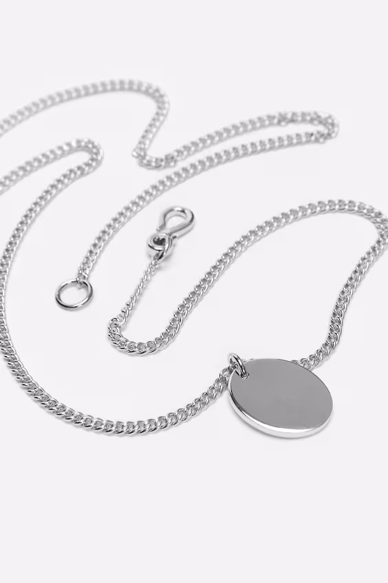 Подвеска на серебристой цепочке