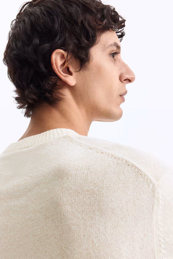 Свитер свободного кроя