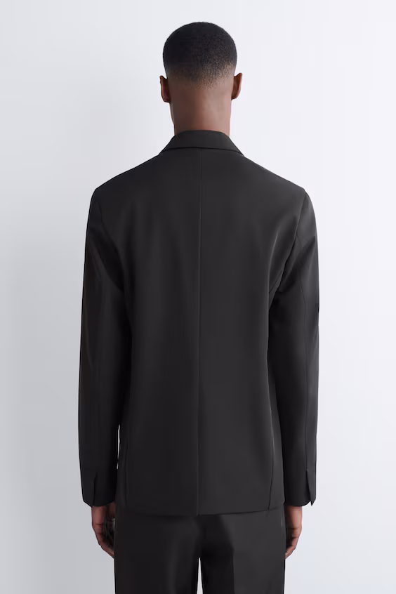 Неструктурированный облегающий блейзер из технической саржи
