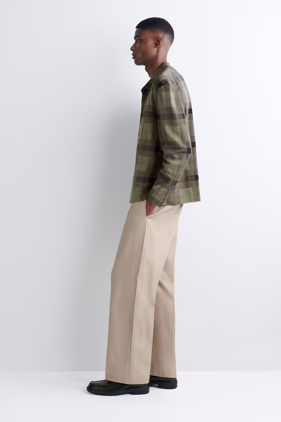 Легкая рубашка из хлопковой ткани