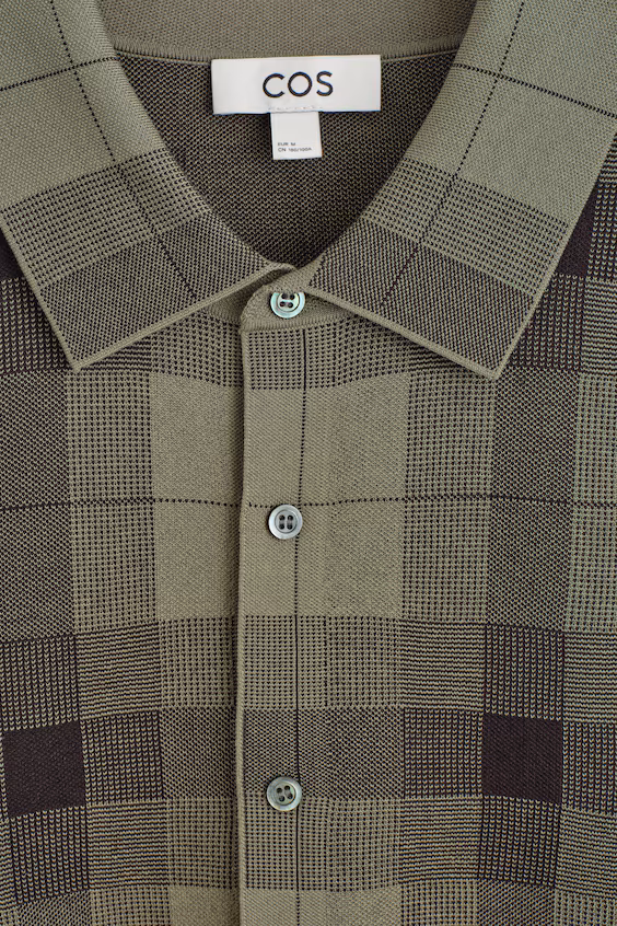 Легкая рубашка из хлопковой ткани