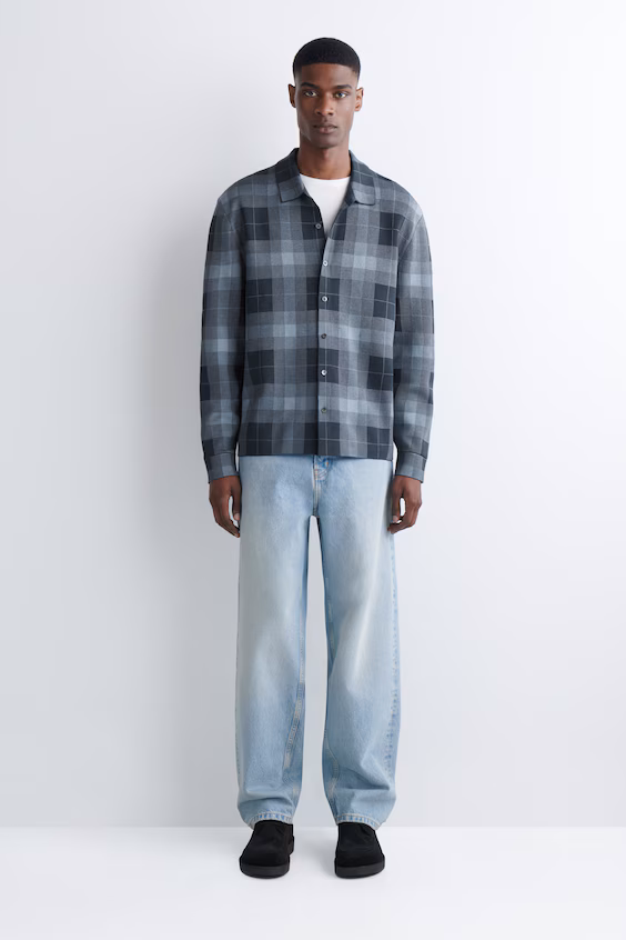 Легкая рубашка из хлопковой ткани