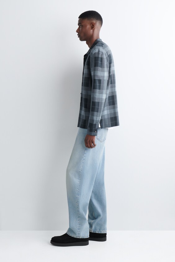 Легкая рубашка из хлопковой ткани