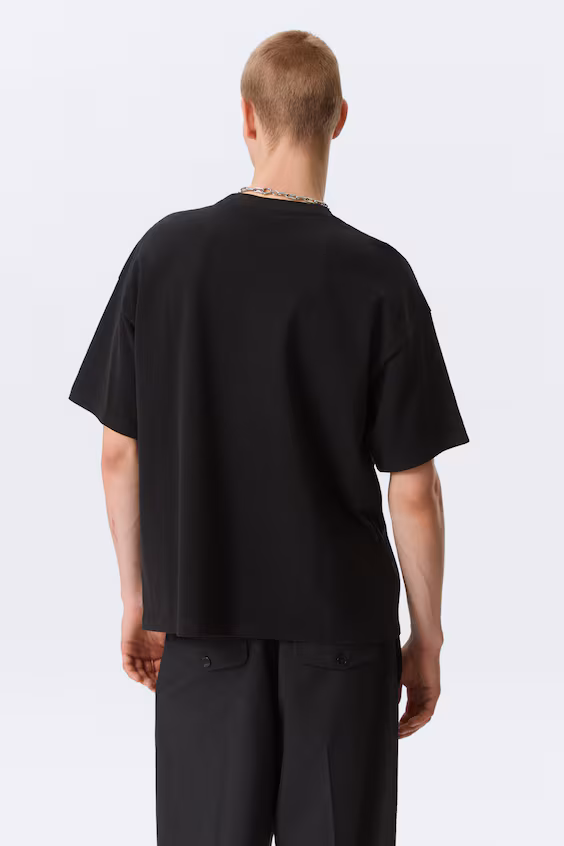 Футболка boxy с графическим принтом