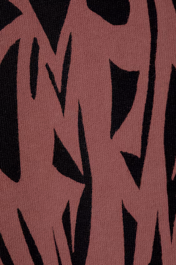 Футболка boxy с графическим принтом