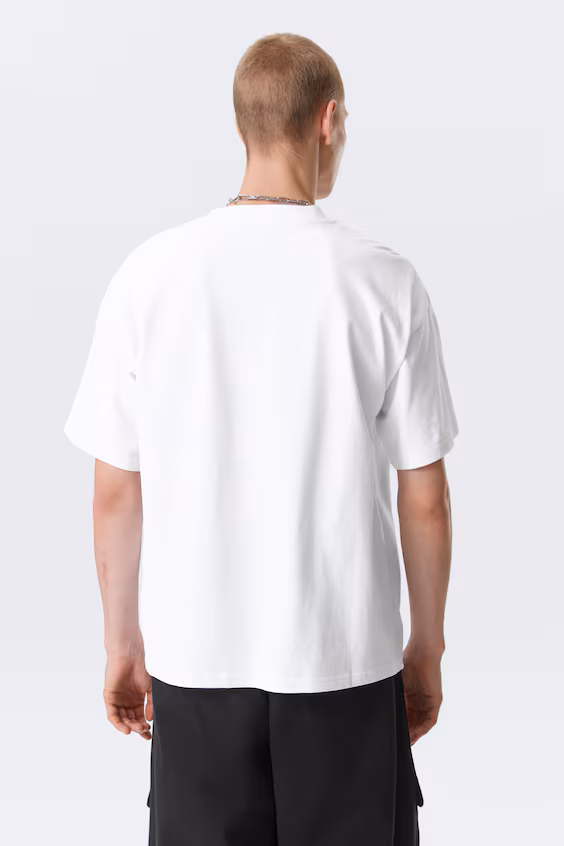 Футболка boxy с графическим принтом