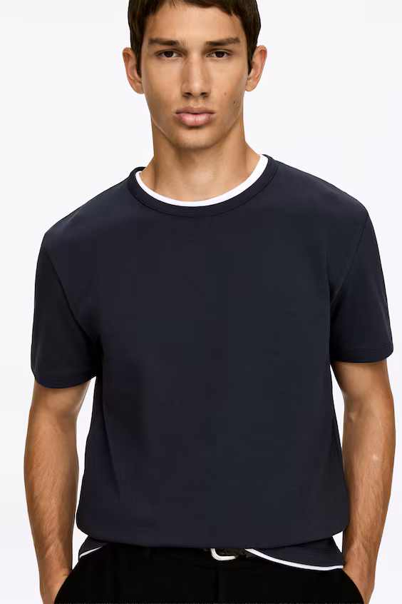 Узкая футболка