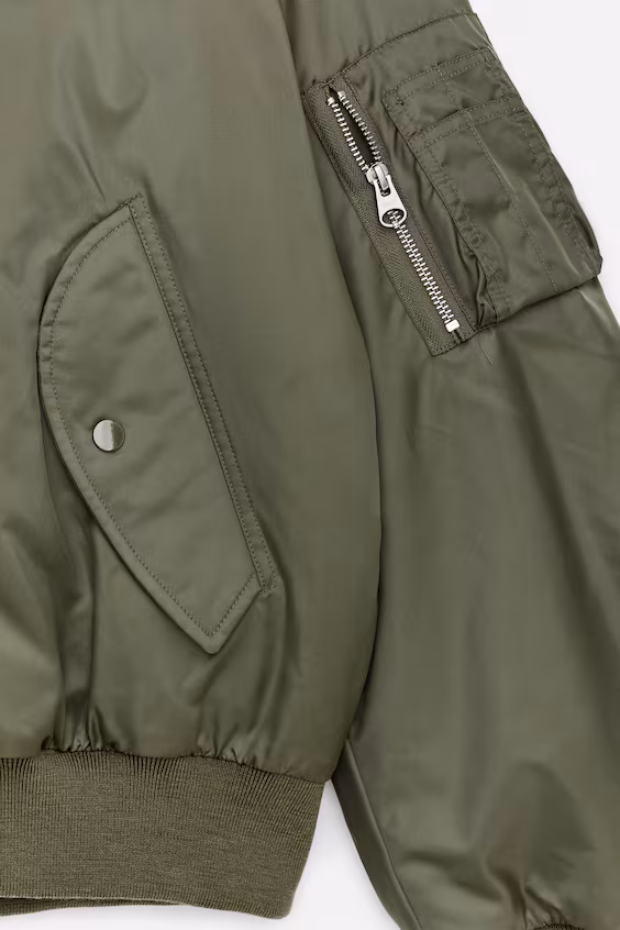 Куртка из нейлона