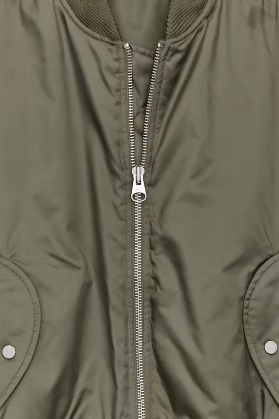 Куртка из нейлона