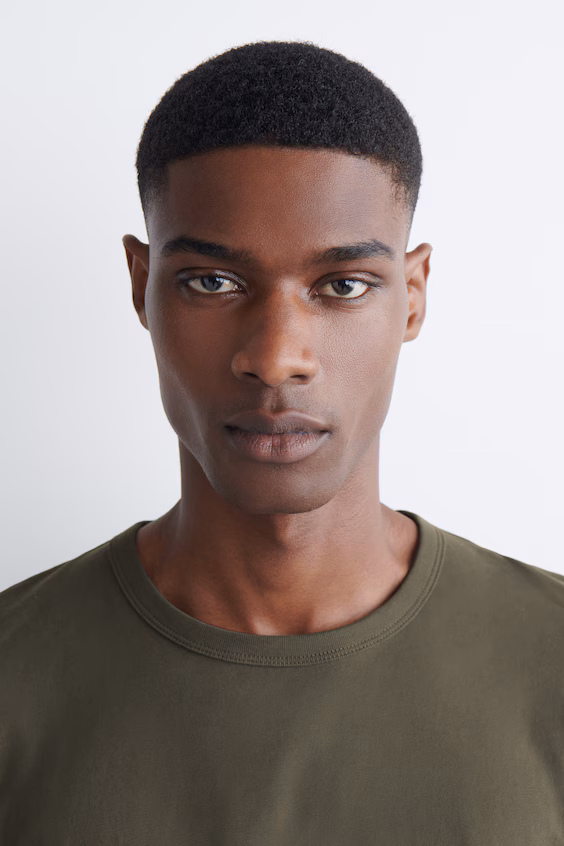 Футболка из мягкого хлопка с начесом