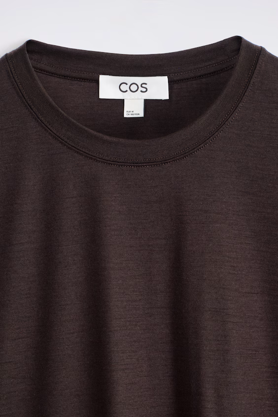 Легкий свитер из шерсти