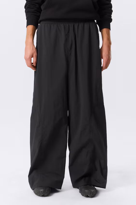 Широкие нейлоновые брюки средней посадки