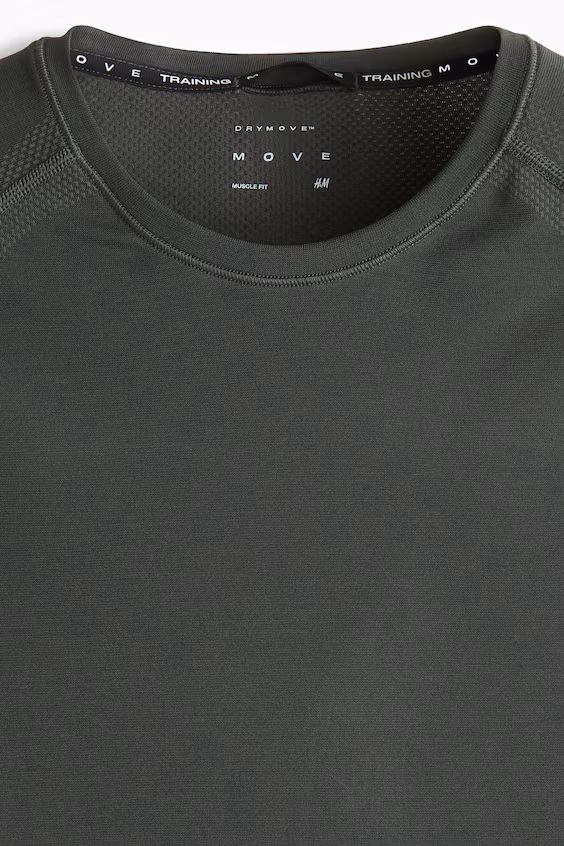 Спортивная футболка с технологией drymove™ в облегающем силуэте