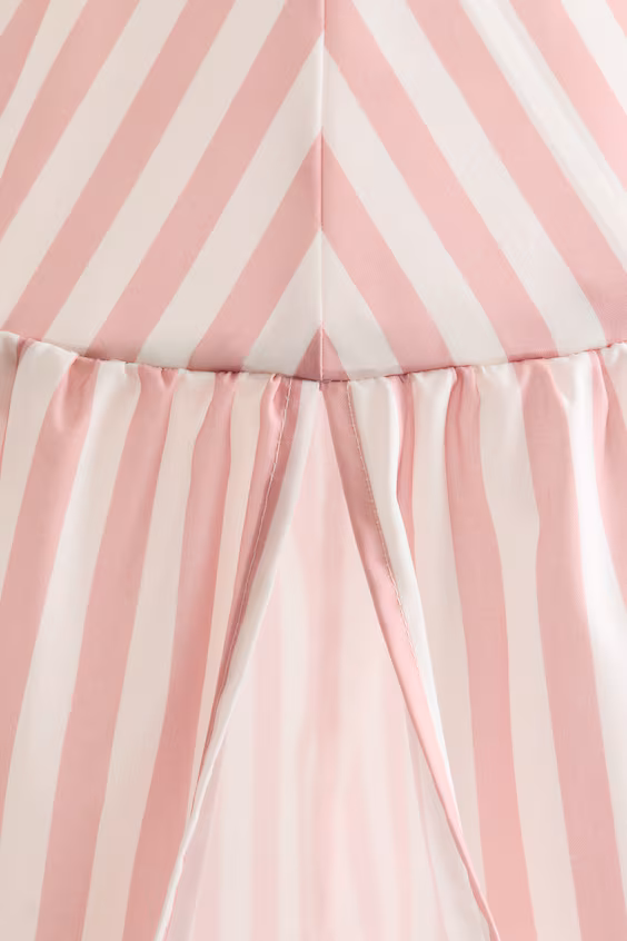 Полосатый уголок для чтения