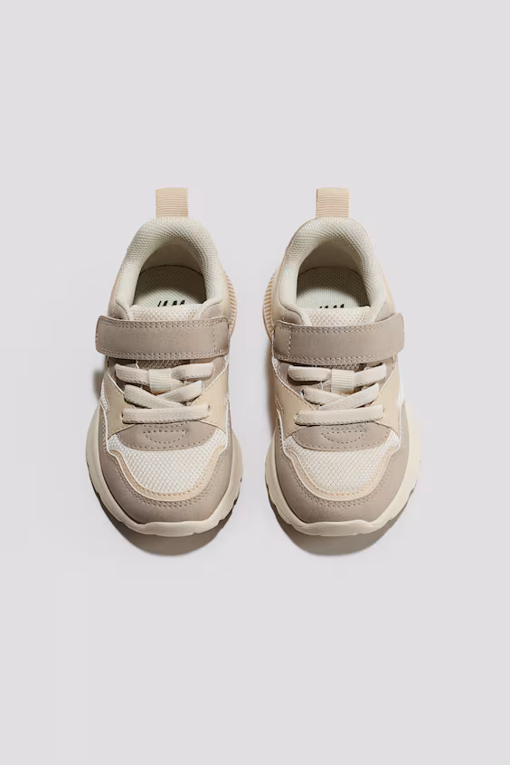 Кроссовки из сетчатого материала