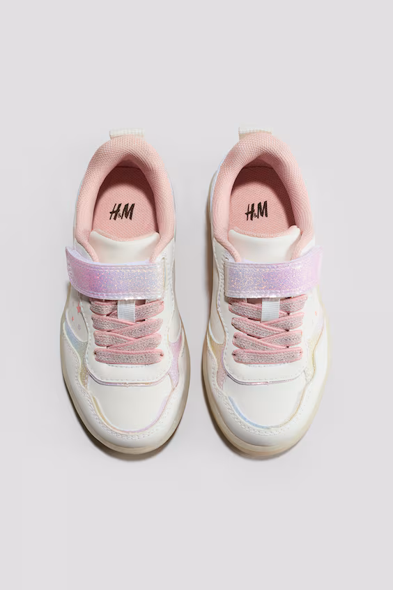 Кроссовки с мигающими огоньками