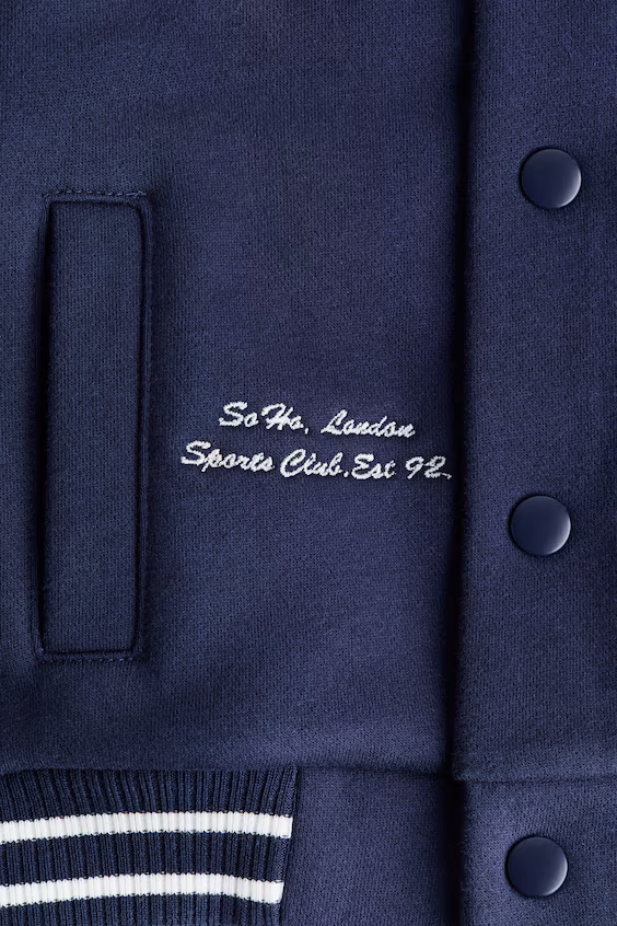 Бейсбольная куртка с узорами