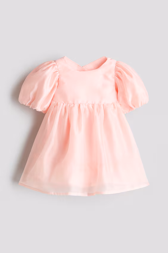 Платье из атласа