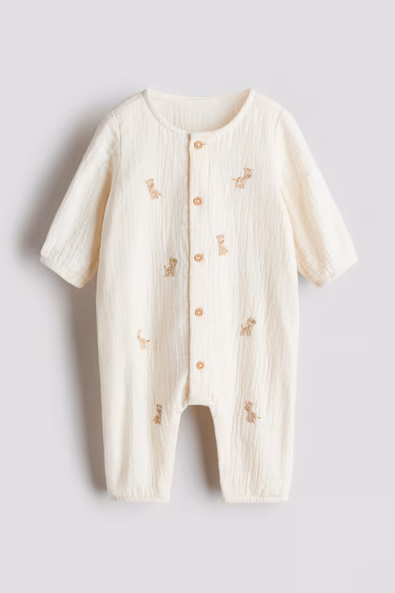 Комбинезон с вышитыми мотивами