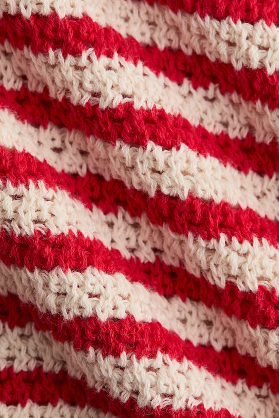 Свитер из вязаного полотна с текстурой