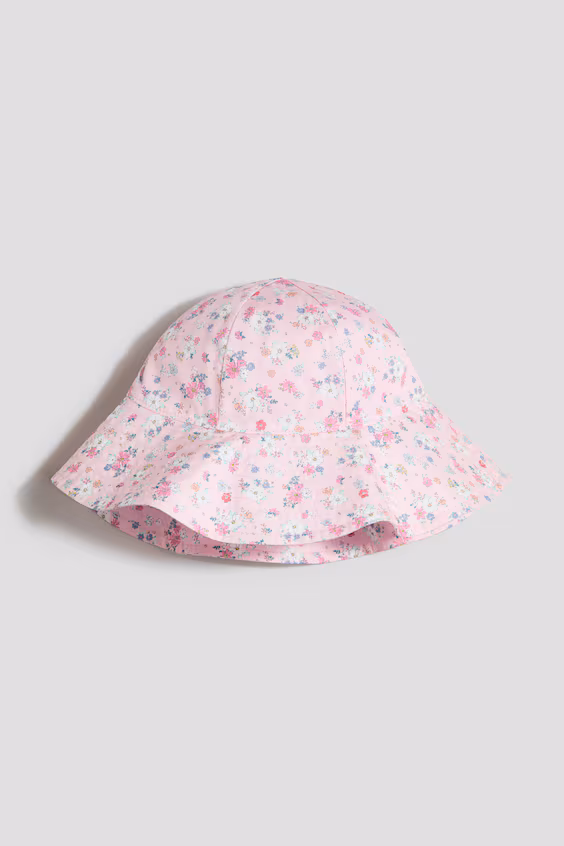 Солнечная шляпа с широким козырьком в принт