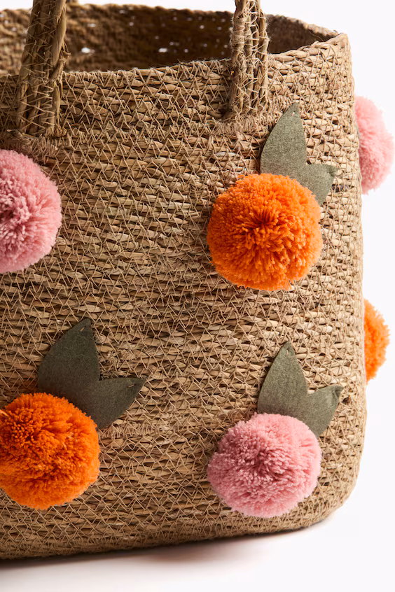 Маленькая корзина для хранения из морской травы