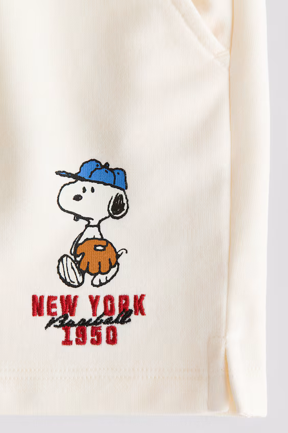 Шорты с узором snoopy