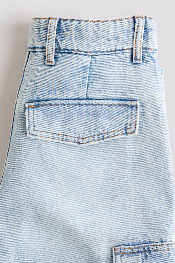 Джинсы с карго и свободным кроем