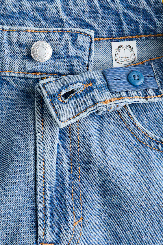 Джинсы с очень широкими штанинами