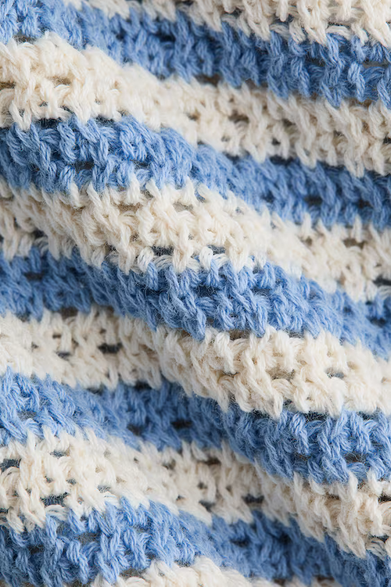 Свитер из легкой ткани с текстурой