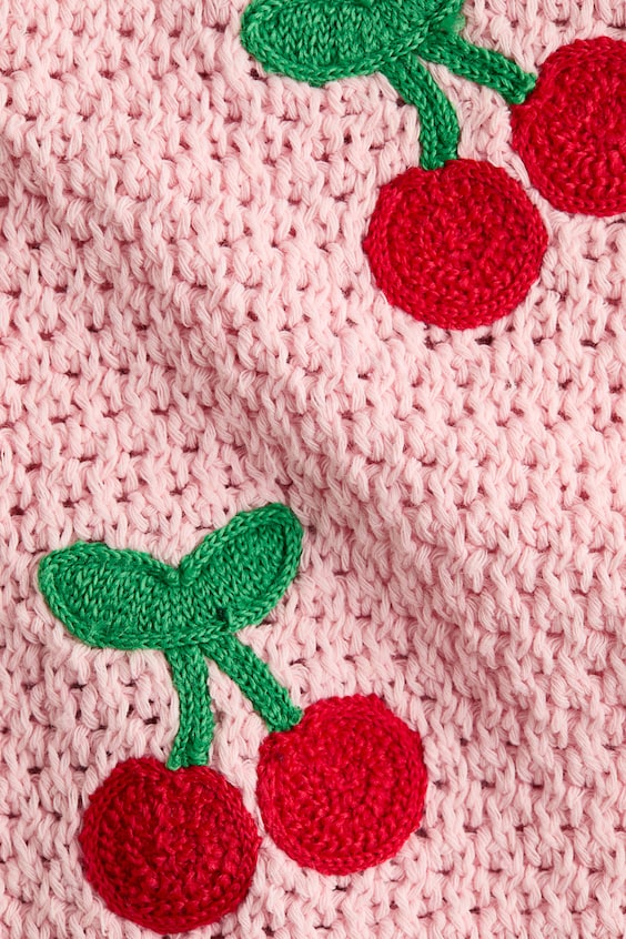 Пуловер с открытой вязкой