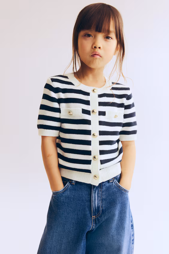 Короткое пальто из вязаного материала