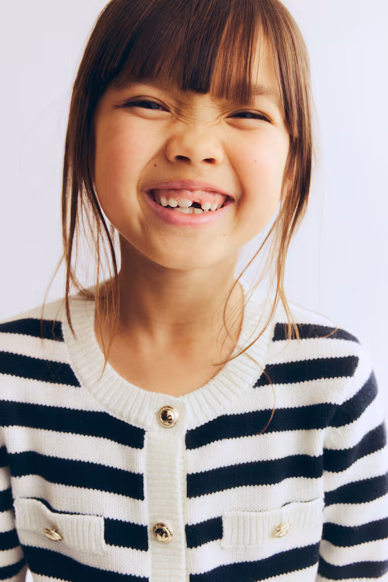 Короткое пальто из вязаного материала