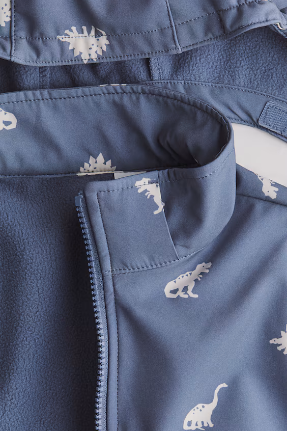 Ветровка из водоотталкивающего мембранного материала