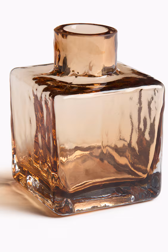 Мала одиночна склянка в стилі скло з текстурою