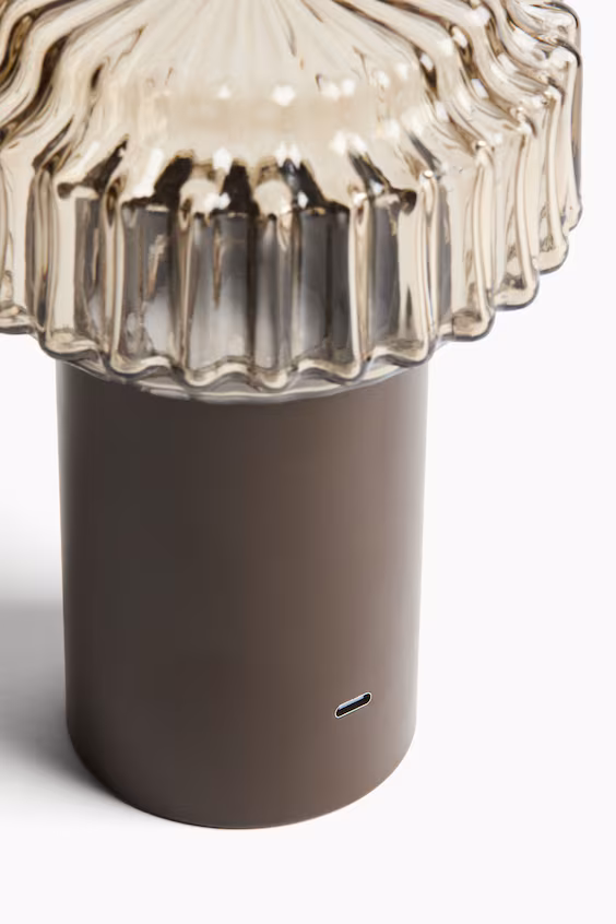 Подзаряжаемая настольная лампа