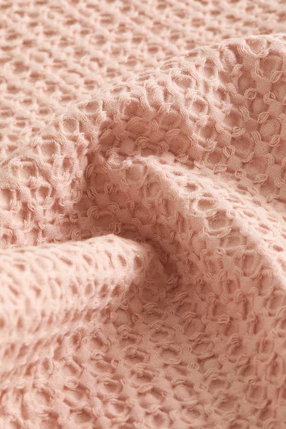 Гостевое полотенце в фавновом стиле