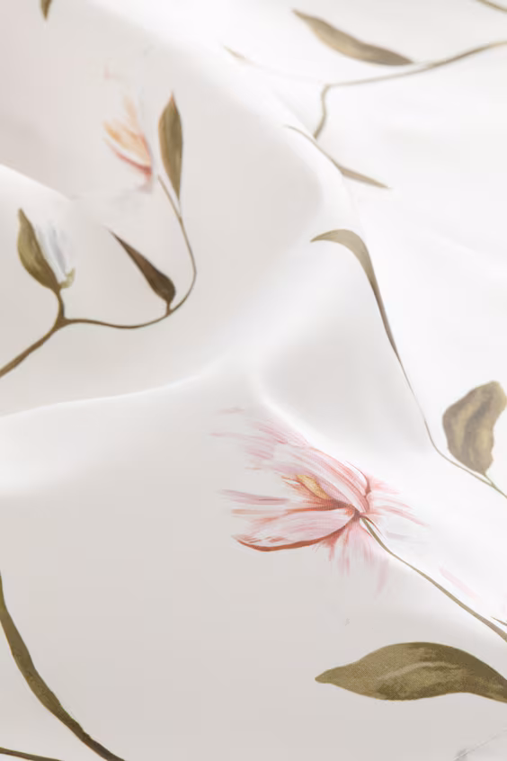 Душевая занавеска с цветочным узором