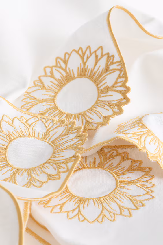 Набор из 4 салфеток с машинной вышивкой из смесового льна