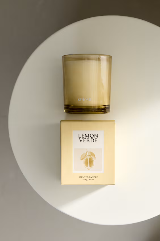 Ароматическая свеча в стеклянной подставке