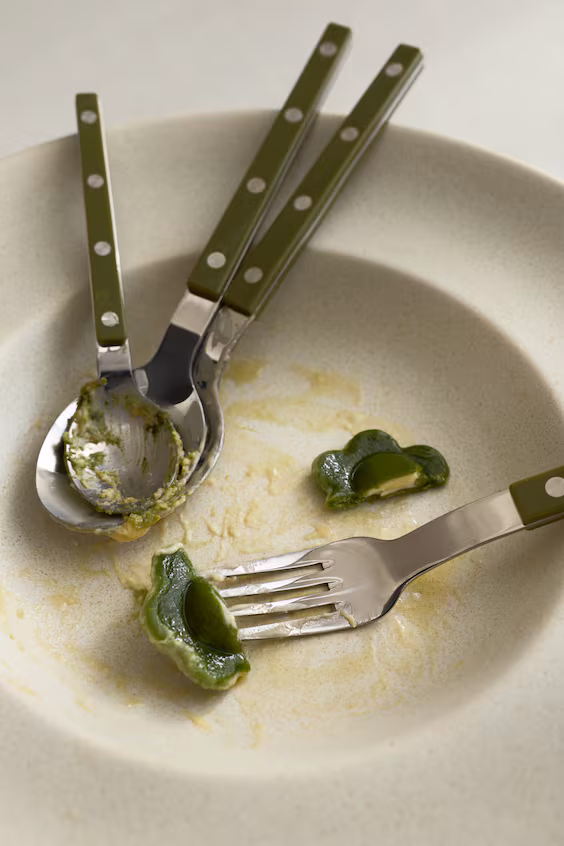 Набор столовых приборов из 16 предметов