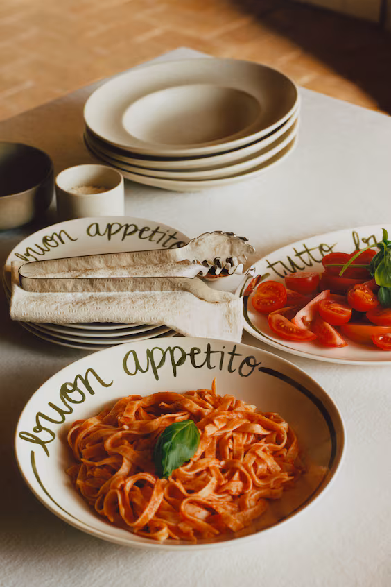 Чаша из фарфора