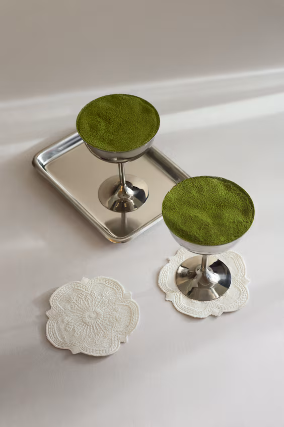 Пакет из 4 подставок для стаканов с вышитыми деталями